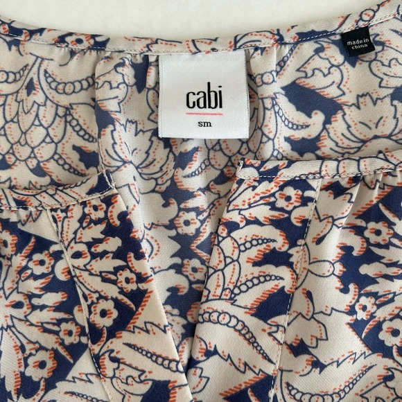 CAbi Women's Cream Blue Damask Flutter Short Sleeve Blouse Small #3074 - Picture 7 of 14
